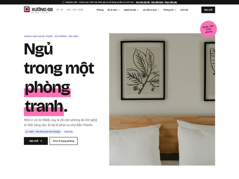 Nhãn giảm 10% tiền phòng và nút Đặt chỗ trên trang chủ mẫu Boutique Nghệ Thuật
